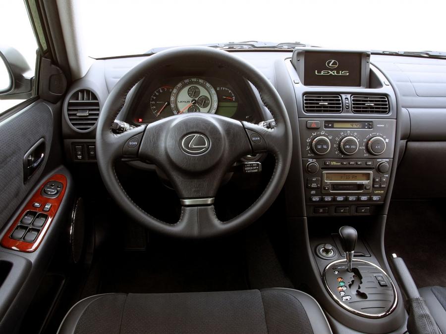  Lexus IS200 SportCross 2002 года  (EU) (фото 8 из 8)